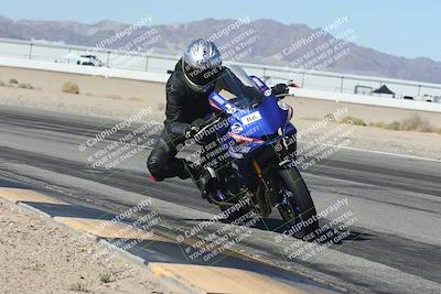 media/Oct-30-2025-Racers Edge (Thu) [[dabbdaf680]]/3-B Group/Session 3 (Turn 15 Inside)/